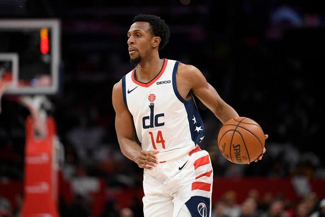 布朗37分绿军大胜太阳4连胜 哈登休战快船擒牛